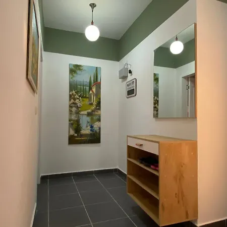 Bellavista Qerret 1 Apartmán *