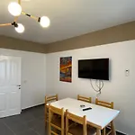 Apartament Bellavista Qerret 1 *